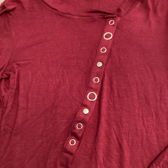Venus Vintage Long Sleeve Burgundy Red w/Snaps - Picture 2 of 3